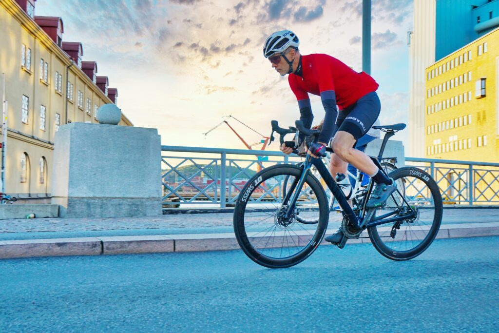 welche geschwindigkeit erreicht man schaft mit rennrad fahrrad hoechstens hoechstgeschwindigkeit